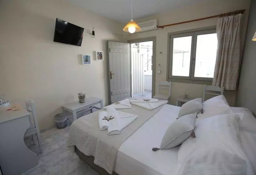 استودیو استاندارد با چشم‌انداز دریا, Alexandra S Rooms