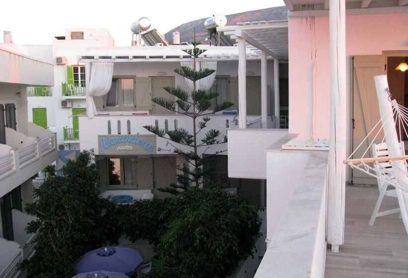 غرفة قياسية رباعية, Alexandra S Rooms