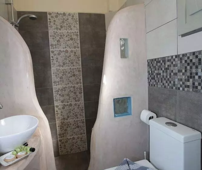 اتاق استاندارد با چشم‌انداز دریا, Alexandra S Rooms