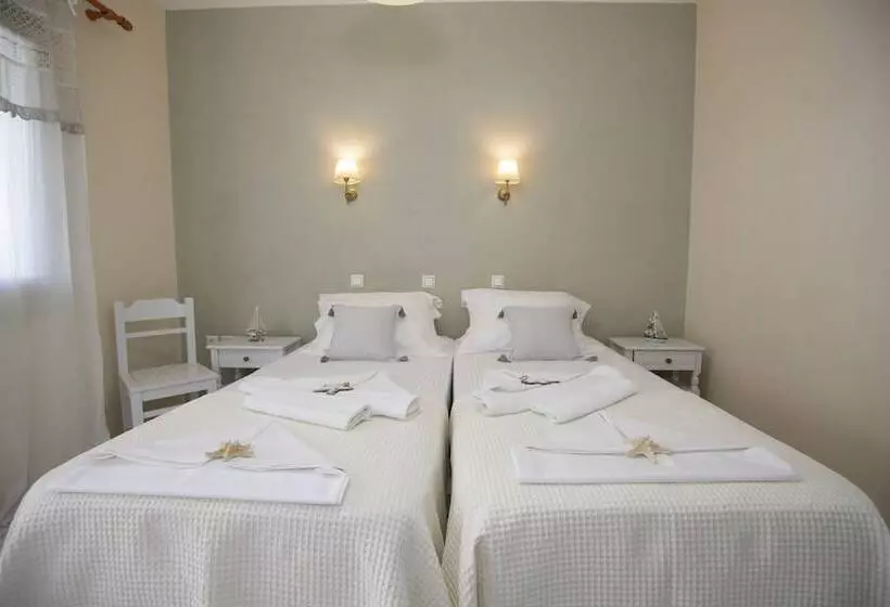 اتاق استاندارد با چشم‌انداز دریا, Alexandra S Rooms