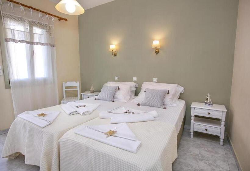 غرفة قياسية إطلالة جانبية علي البحر, Alexandra S Rooms
