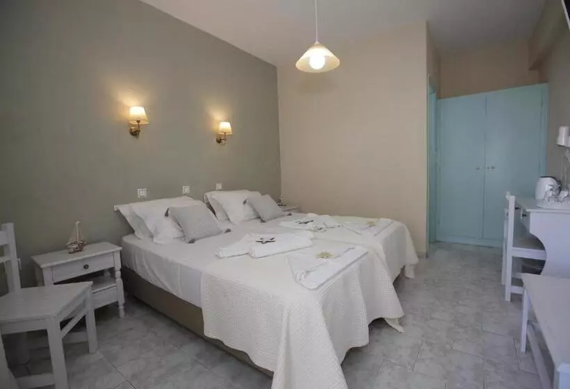 اتاق اساندارد با چشم‌انداز جانبی به دریا, Alexandra S Rooms