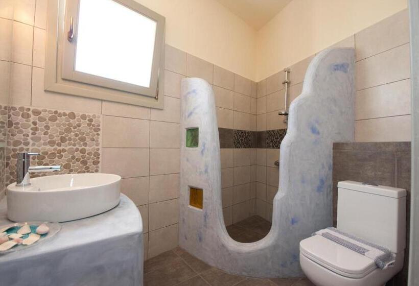 غرفة قياسية رباعية, Alexandra S Rooms