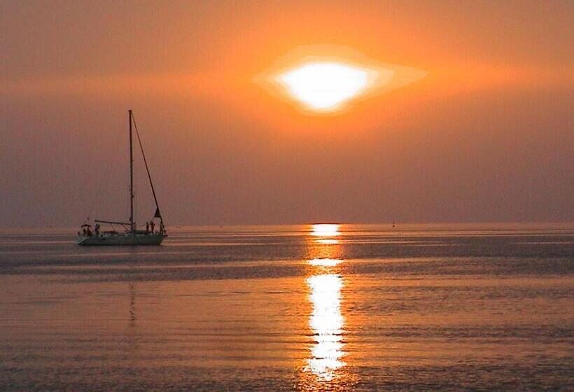 إستوديو قياسى, Alexandra S Rooms