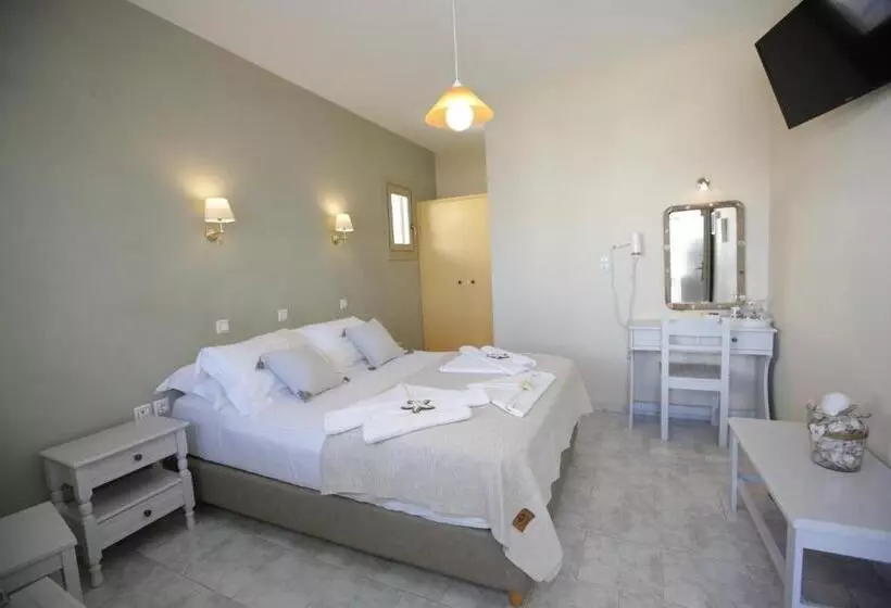 اتاق استاندارد با چشم‌انداز دریا, Alexandra S Rooms