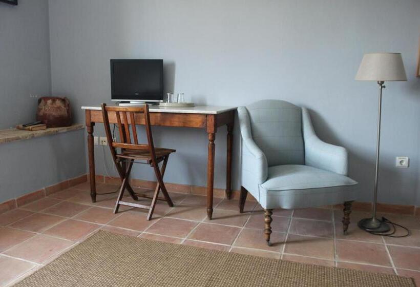 Номер Стандарт, Moli Canyisset