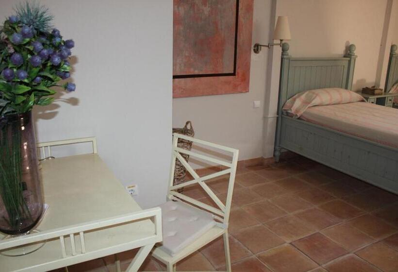 Номер Стандарт, Moli Canyisset