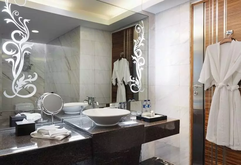 سوییت, Cambridge Hotel Medan