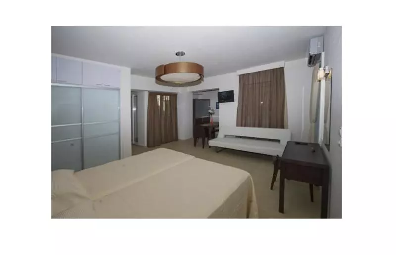 Standard Triple Room, Cosmos