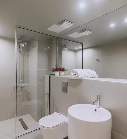 اتاق استاندارد سه تخته با چشم‌انداز, Flisvos Royal Hotel & Suites