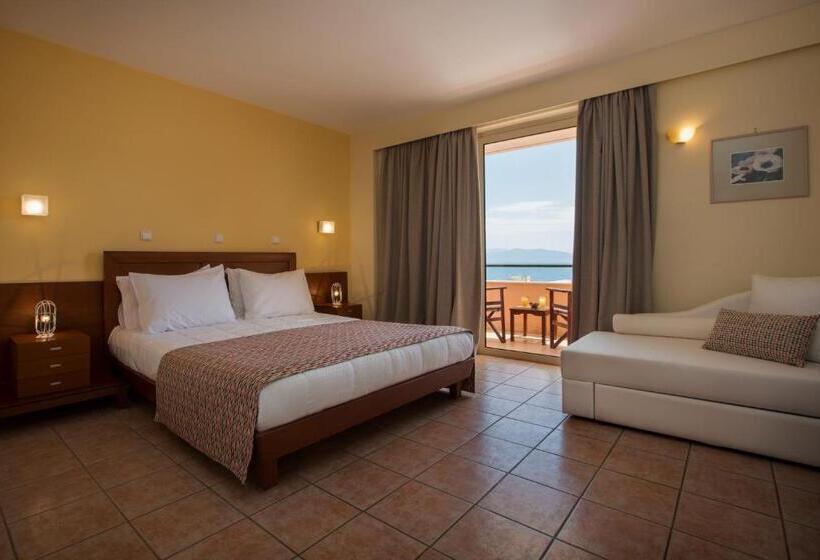 חדר סטנדרטי לשלושה עם נוף, Flisvos Royal Hotel & Suites