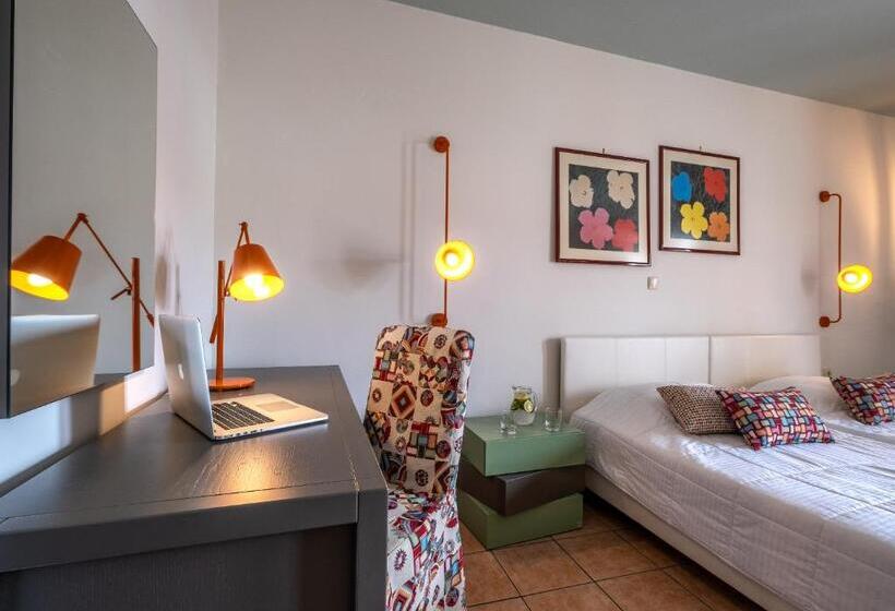 סוויטת ג'וניור, Flisvos Royal Hotel & Suites