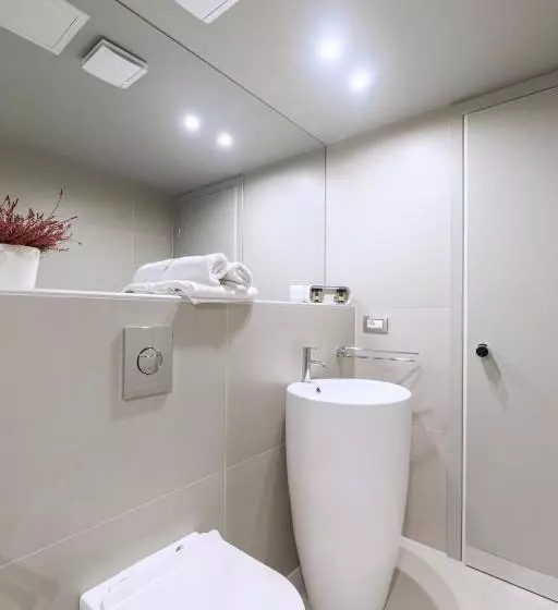 اتاق استاندارد با چشم‌انداز باغ, Flisvos Royal Hotel & Suites