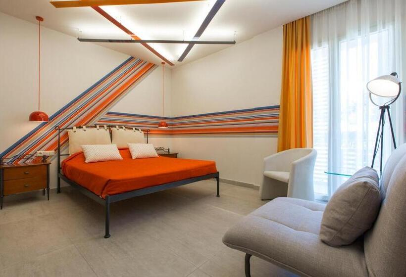 חדר סטנדרט מותאם לאדם עם מוגבלויות, Flisvos Royal Hotel & Suites