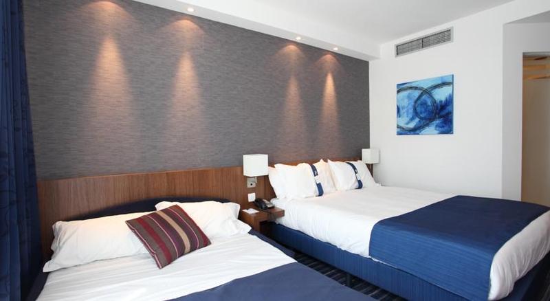 اتاق خانوادگی, Holiday Inn Express Madrid Leganes, An Ihg