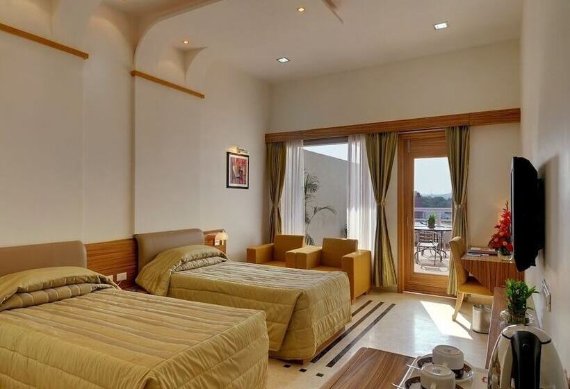 Quarto Deluxe, Inder Residency Resort & Spa Udaipur