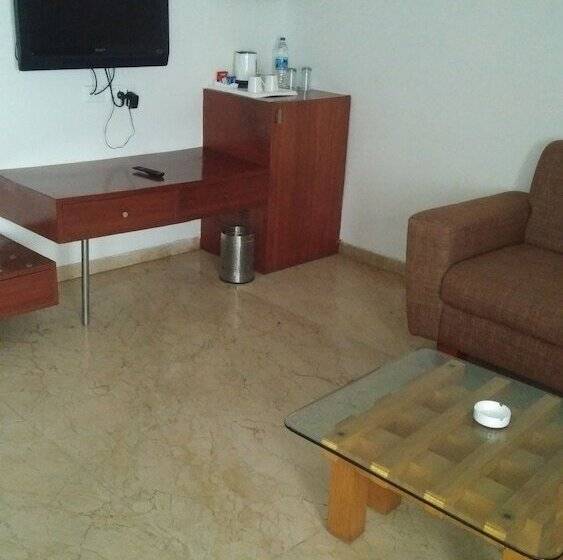 Quarto Deluxe, Inder Residency Resort & Spa Udaipur