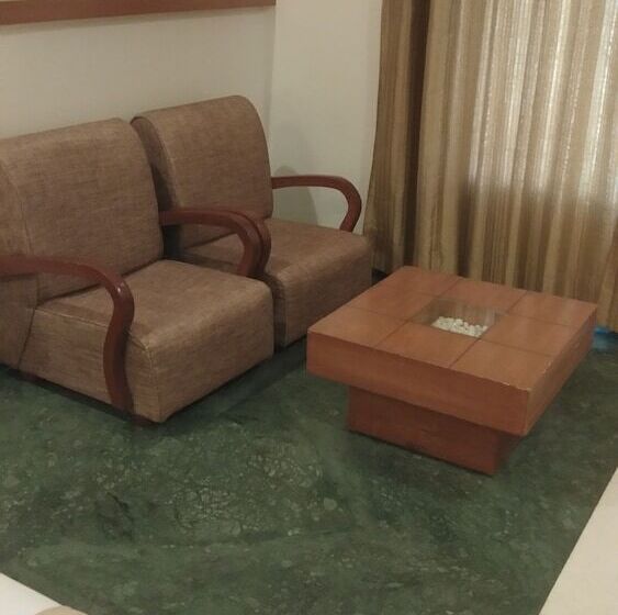 Quarto Deluxe, Inder Residency Resort & Spa Udaipur
