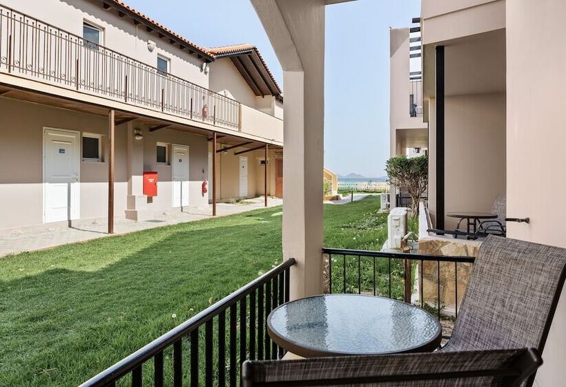 Номер Superior Вид на Сад, White Olive Marine Aquapark   All Inclusive