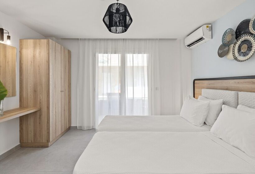 Номер Superior Вид на Сад, White Olive Marine Aquapark   All Inclusive