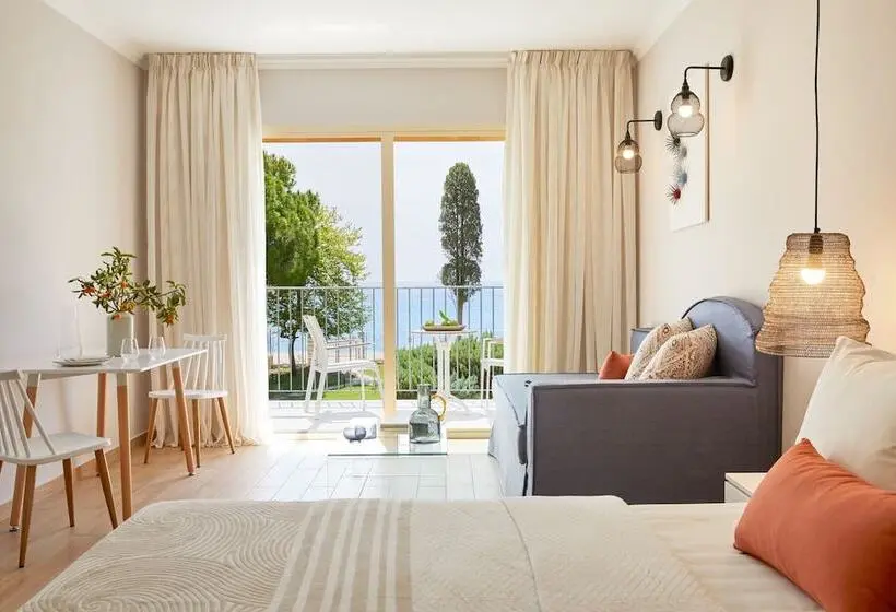 سوییت با چشم‌انداز دریا, Parga Beach Resort