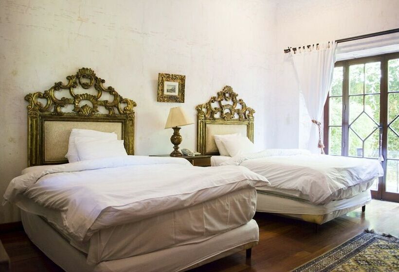 سوییت, Posada De Los Leones