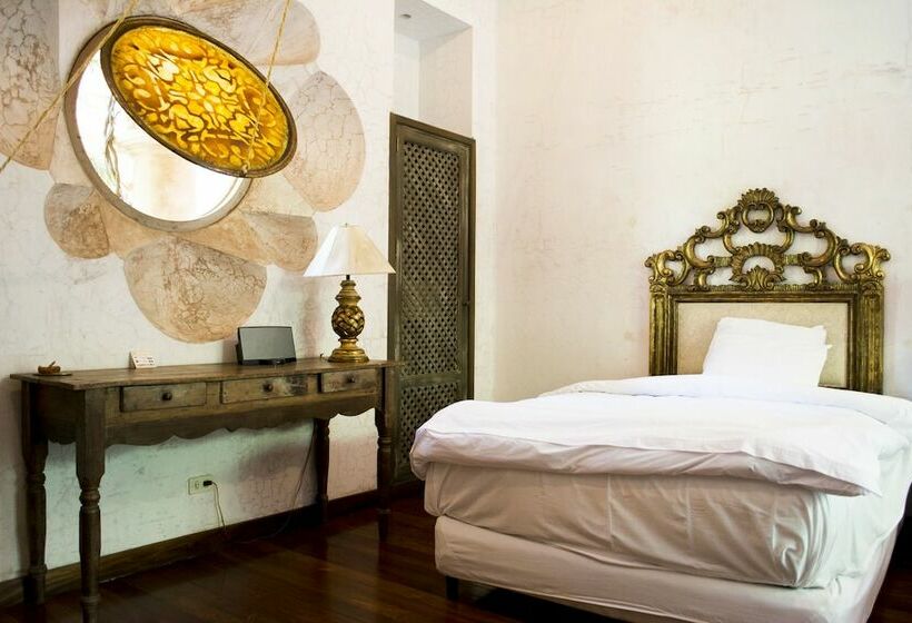 سوییت, Posada De Los Leones