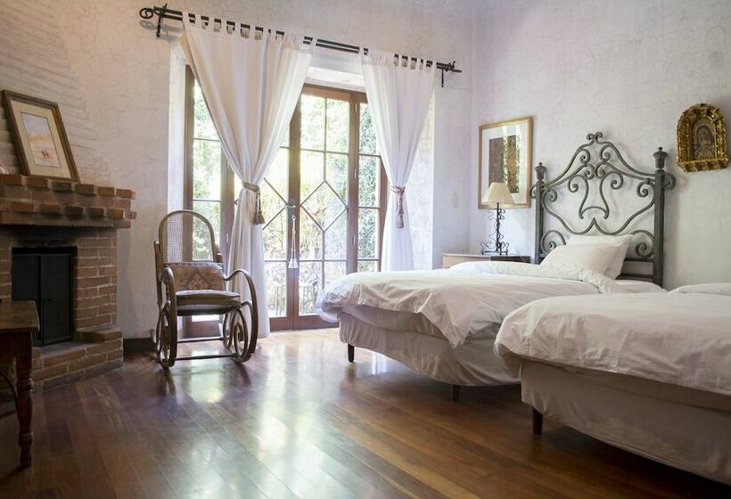 سوییت, Posada De Los Leones