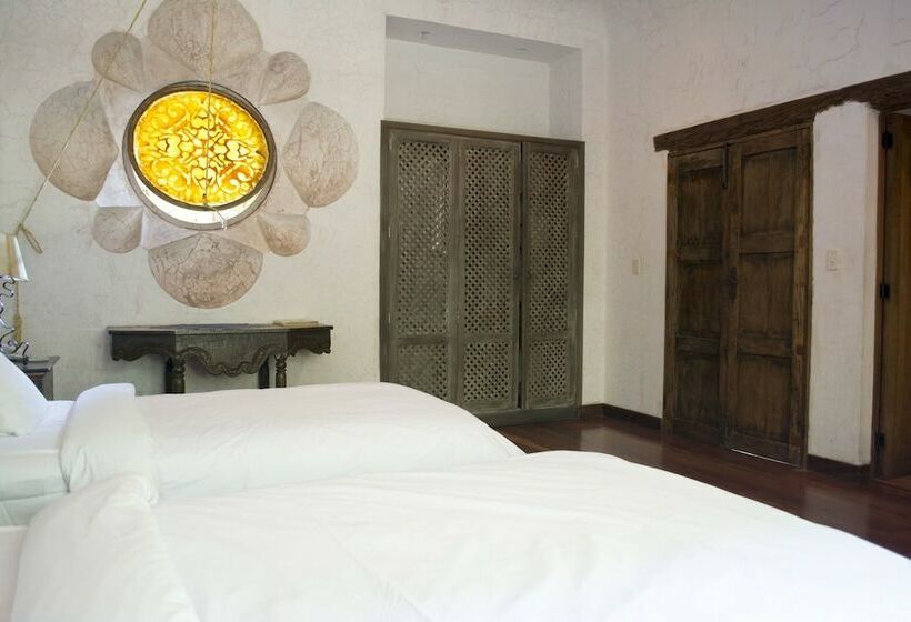 سوییت, Posada De Los Leones