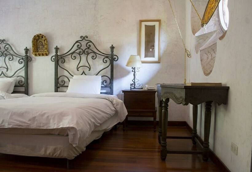 سوییت, Posada De Los Leones