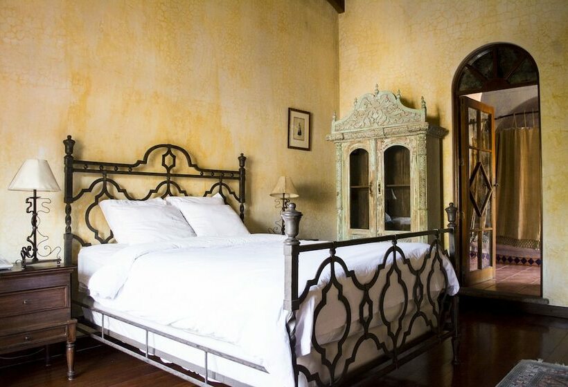 سوییت, Posada De Los Leones