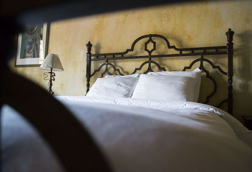 سوییت, Posada De Los Leones