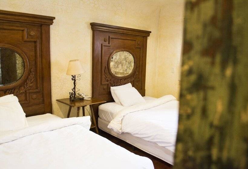 سوییت, Posada De Los Leones