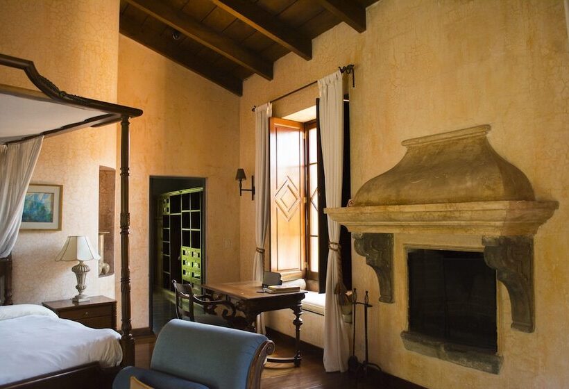 سوییت لوکس, Posada De Los Leones