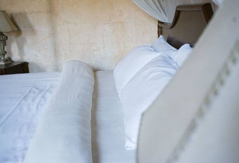 سوییت لوکس, Posada De Los Leones