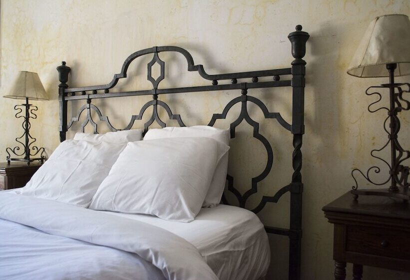 سوییت, Posada De Los Leones