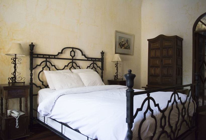 سوییت, Posada De Los Leones