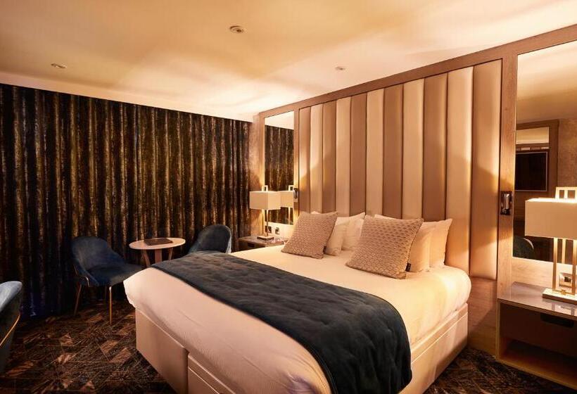 高级大房间, Radstone