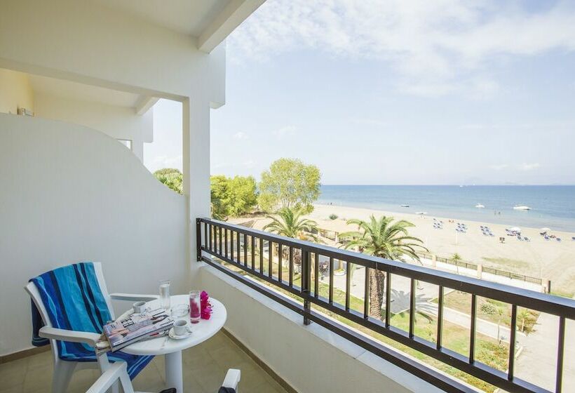 带海景的标准房, San Marina