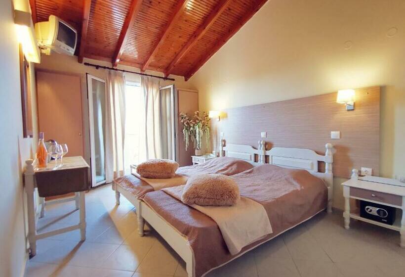 Номер Economy, Sellas