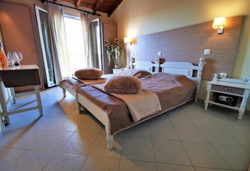 Номер Economy, Sellas