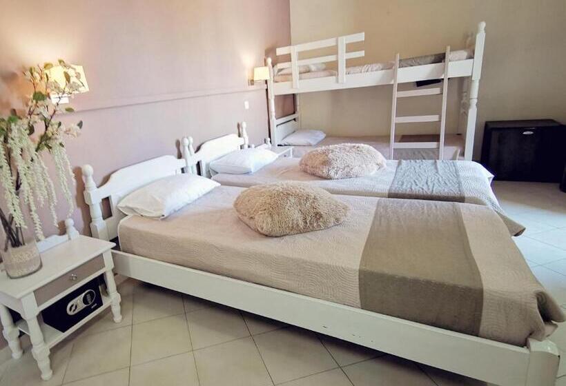 Семейный Номер, Sellas