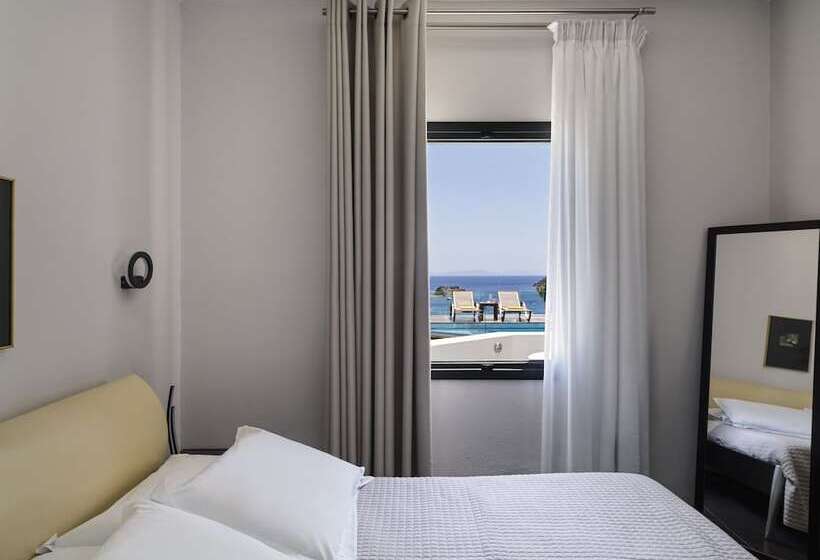 جناح مطلّ علي البحر, The Petra, Small Luxury Hotels Of The World