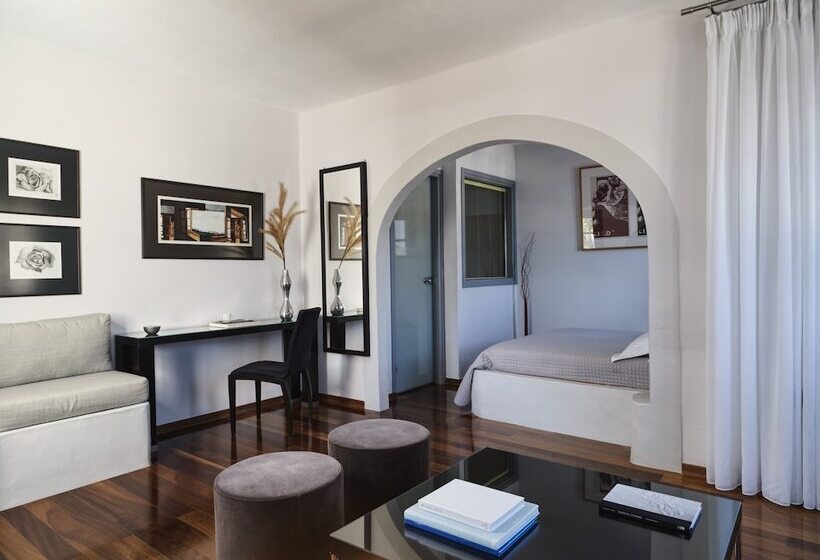 جناح مطلّ علي البحر, The Petra, Small Luxury Hotels Of The World