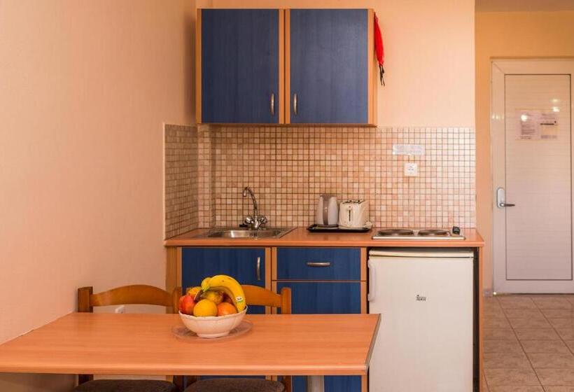 스탠다드 스튜디오, Macedonia