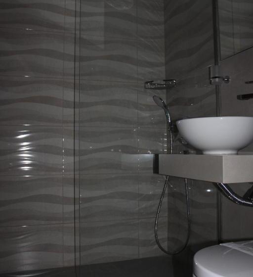 דירת חדר, Sunny Suites