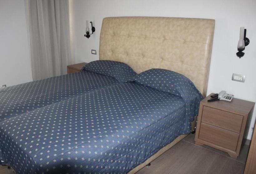 דירת חדר, Sunny Suites