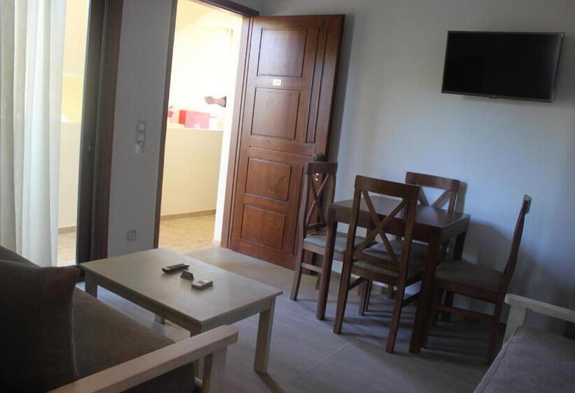 דירת חדר, Sunny Suites