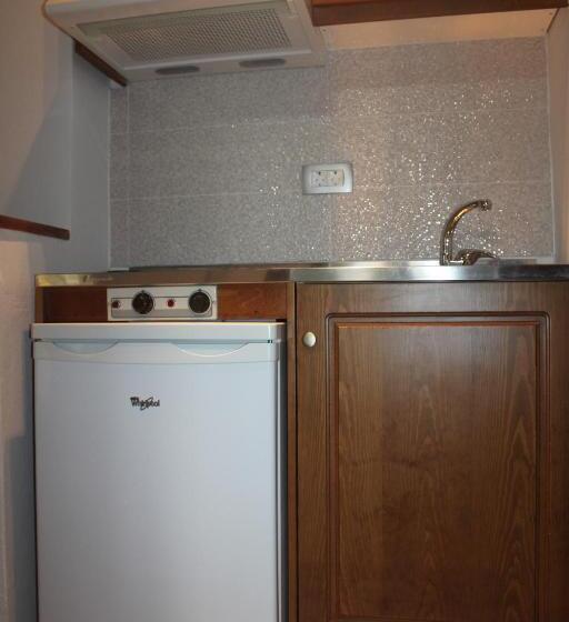 شقة غرفة واحدة, Sunny Suites