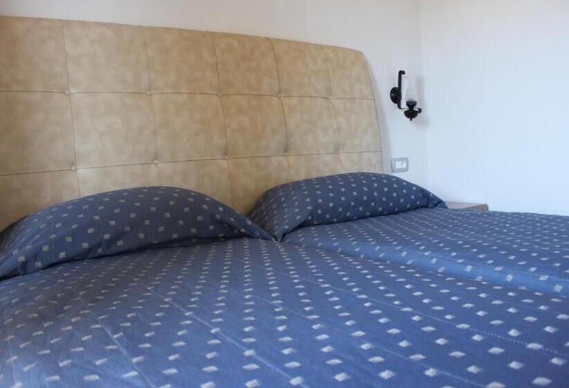 דירת חדר, Sunny Suites